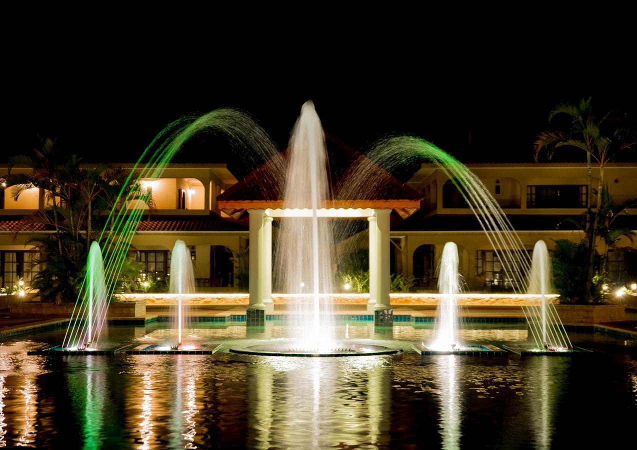 Oasis Hotel Restaurant & Spa Гранд-Анс Экстерьер фото