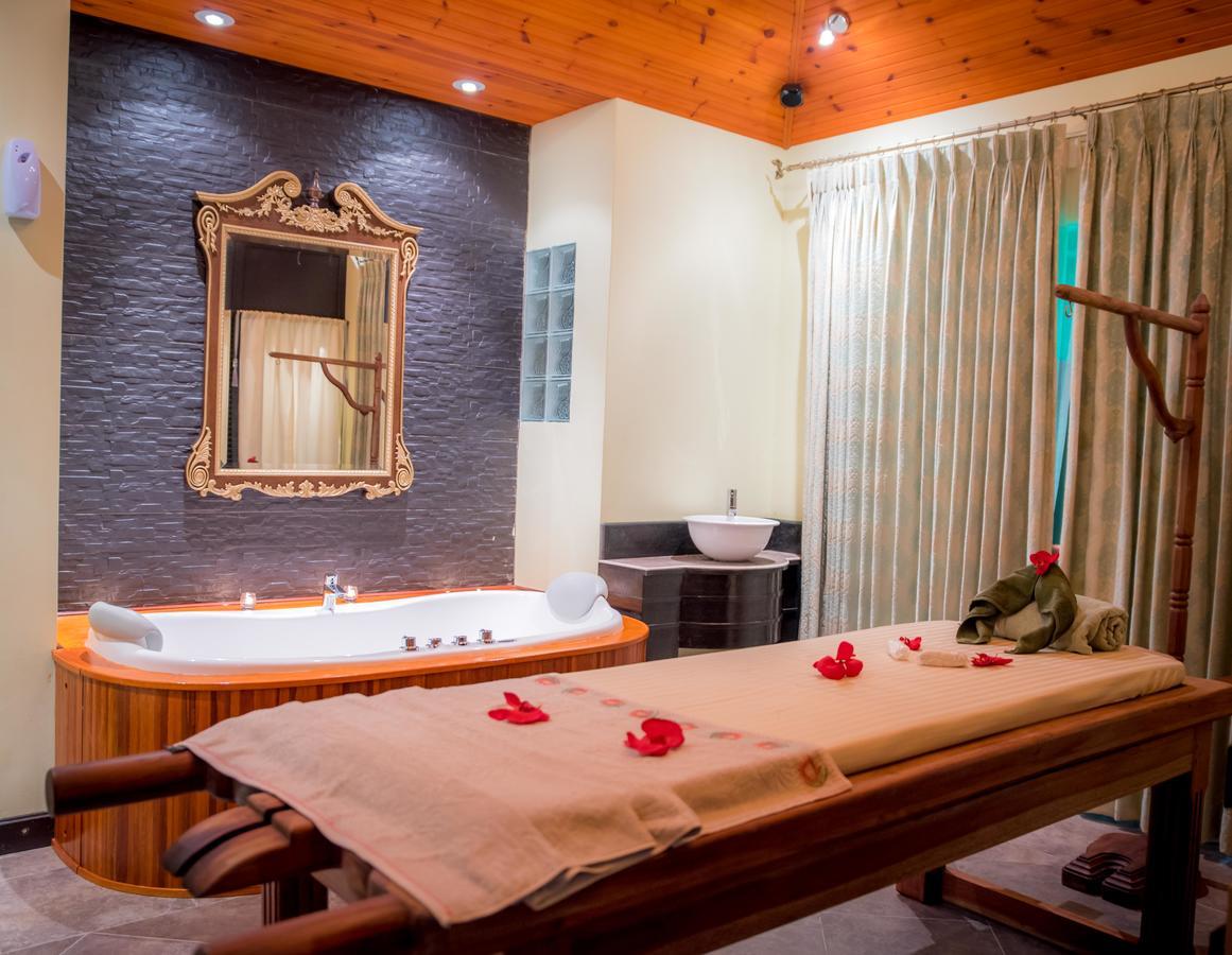 Oasis Hotel Restaurant & Spa Гранд-Анс Экстерьер фото