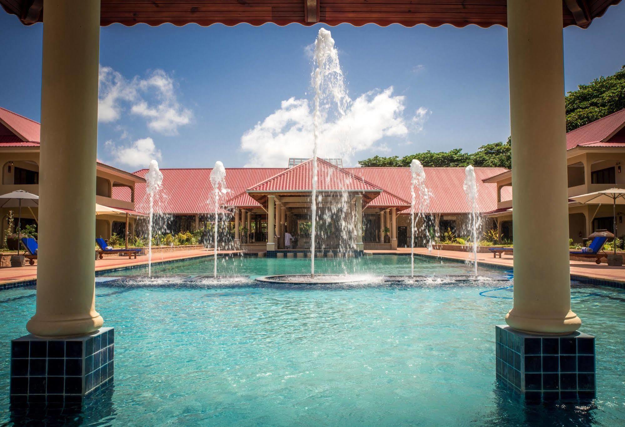 Oasis Hotel Restaurant & Spa Гранд-Анс Экстерьер фото