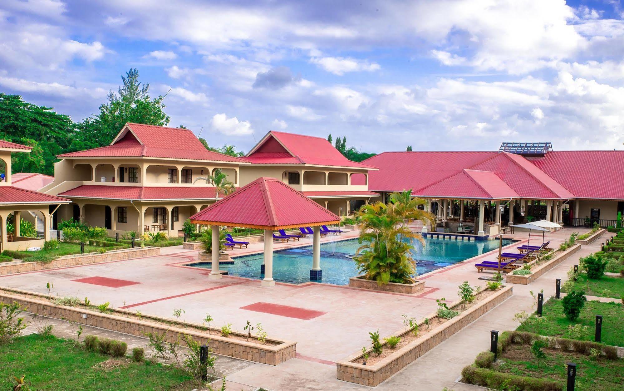 Oasis Hotel Restaurant & Spa Гранд-Анс Экстерьер фото